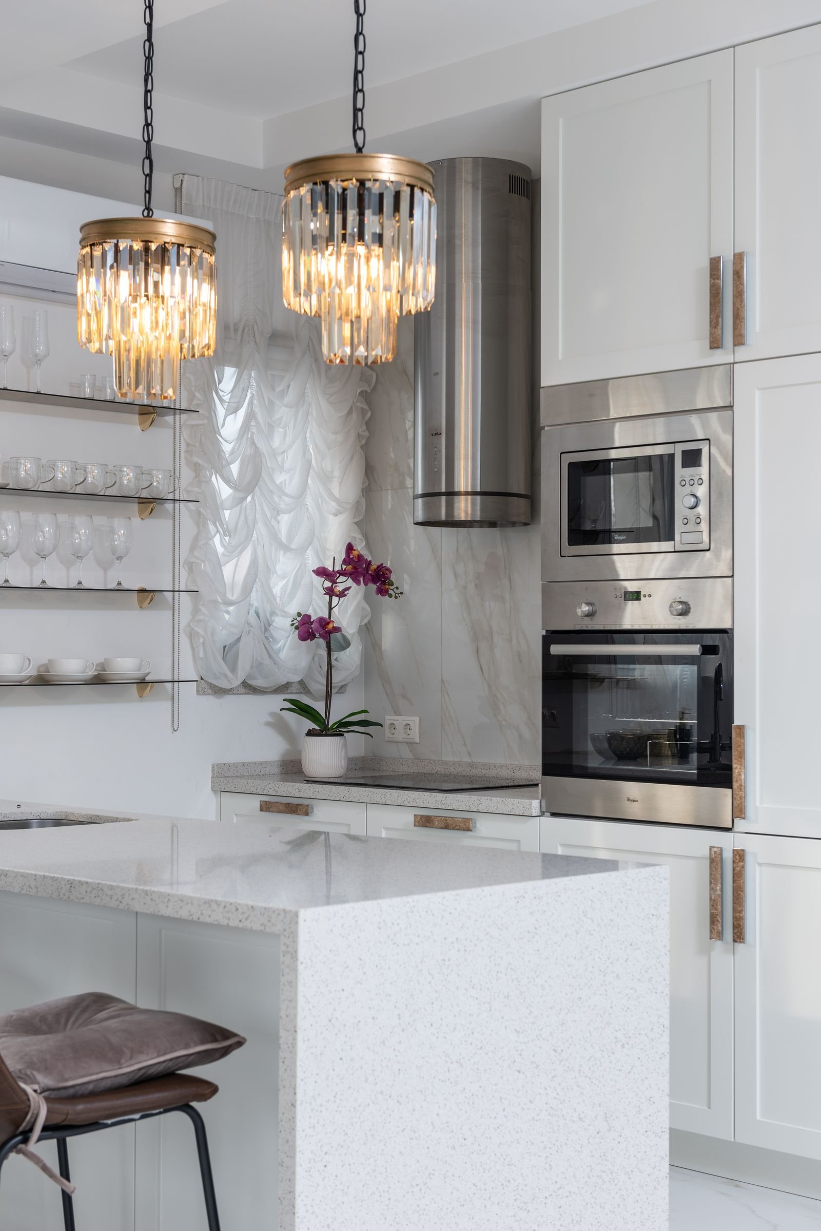 A bright modern kitchen furnished by Capital Passion